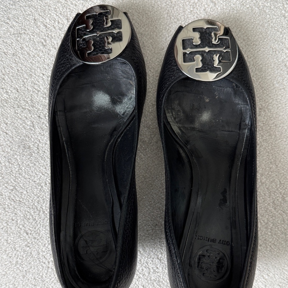 Tory Burch Sally Peep Toe Wedge Black with Silver Logo - Picture 1 of 9